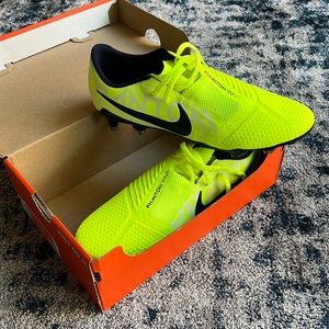 NIKE Soccer Cleats - BRAND NEW